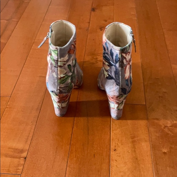 Nine West Savitra Velvet Taupe Booties - Picture 8 of 12